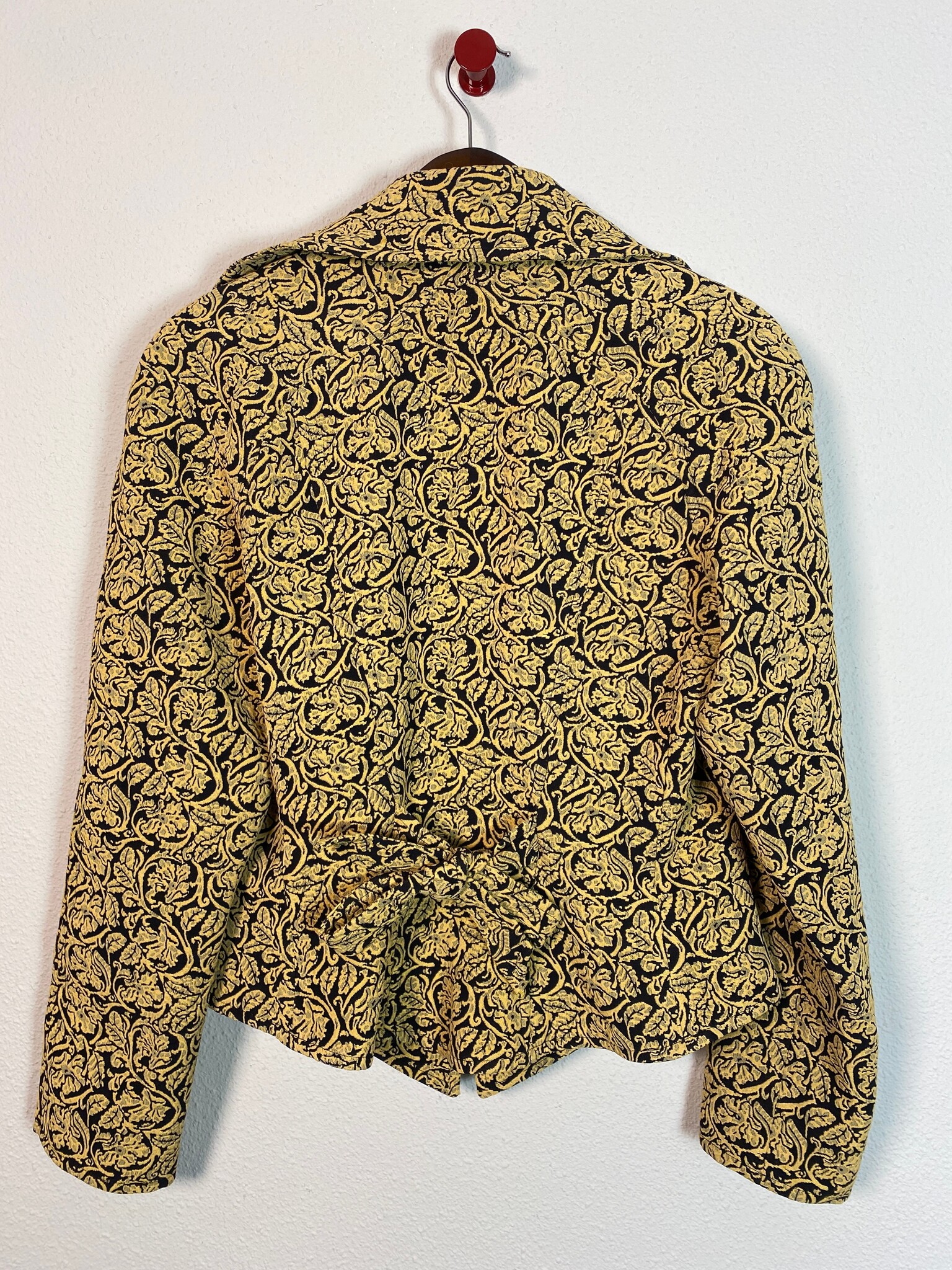 Christian Lacroix jasje jacquard geel zwart maat 38