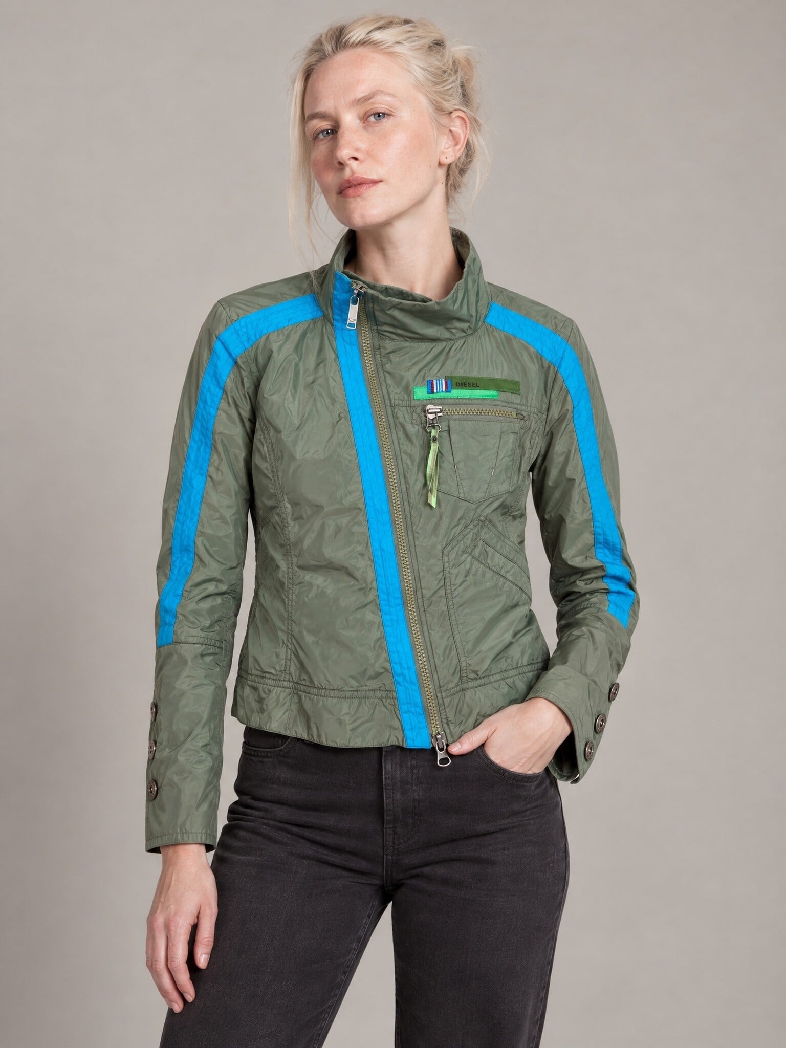 Diesel jack kaki met turquoise strepen en asymmetrische rits