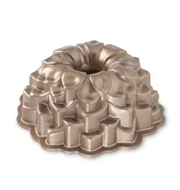 Nordic ware Blossom bundt
