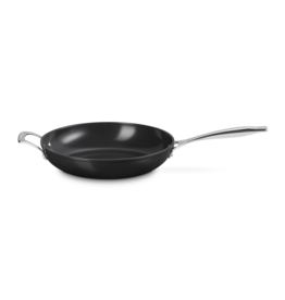 Essential ceramic sauteuse 30 cm