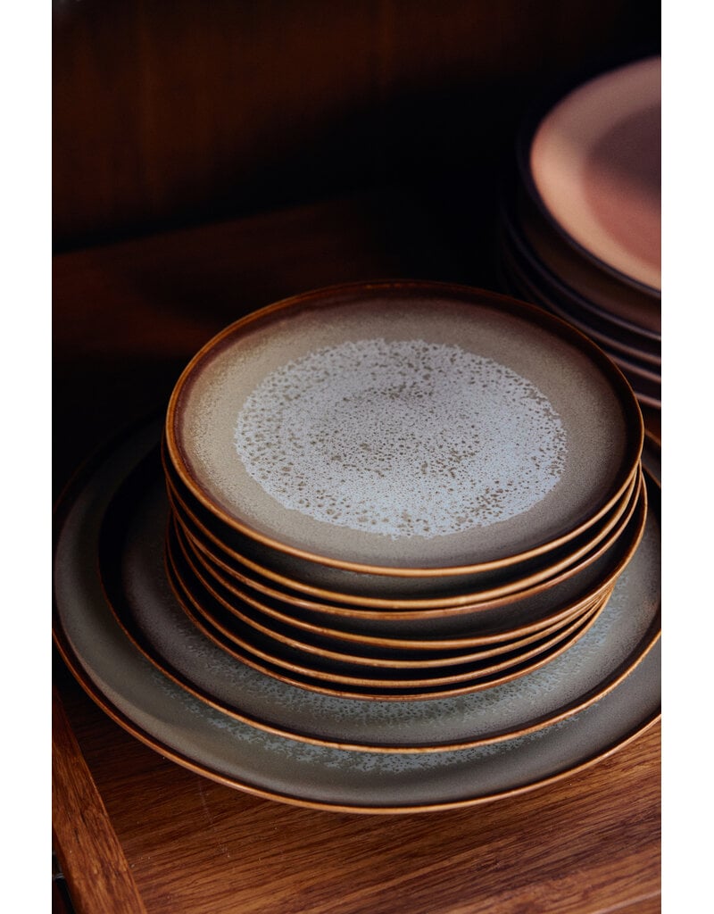 HK Dinner plate CONTRAST