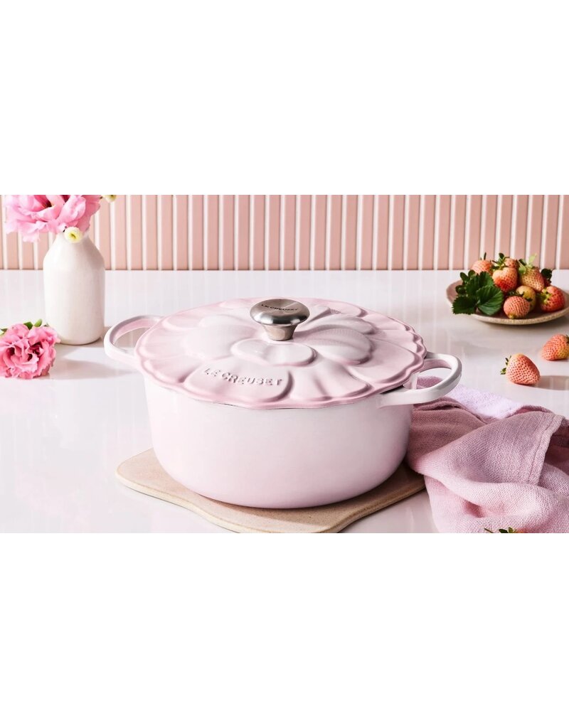 Le Creuset BRAAD/-STOOFPAN 26CM BLOESEM SHELL PINK