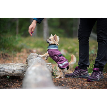 Pomppa SadePomppa Plum, duurzame lichtgewicht regenjas voor de hond