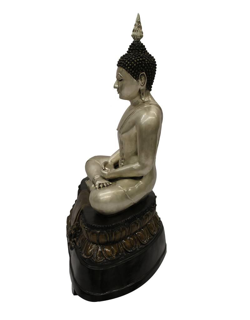 Buddha – Große Bronzeskulptur silberfarben