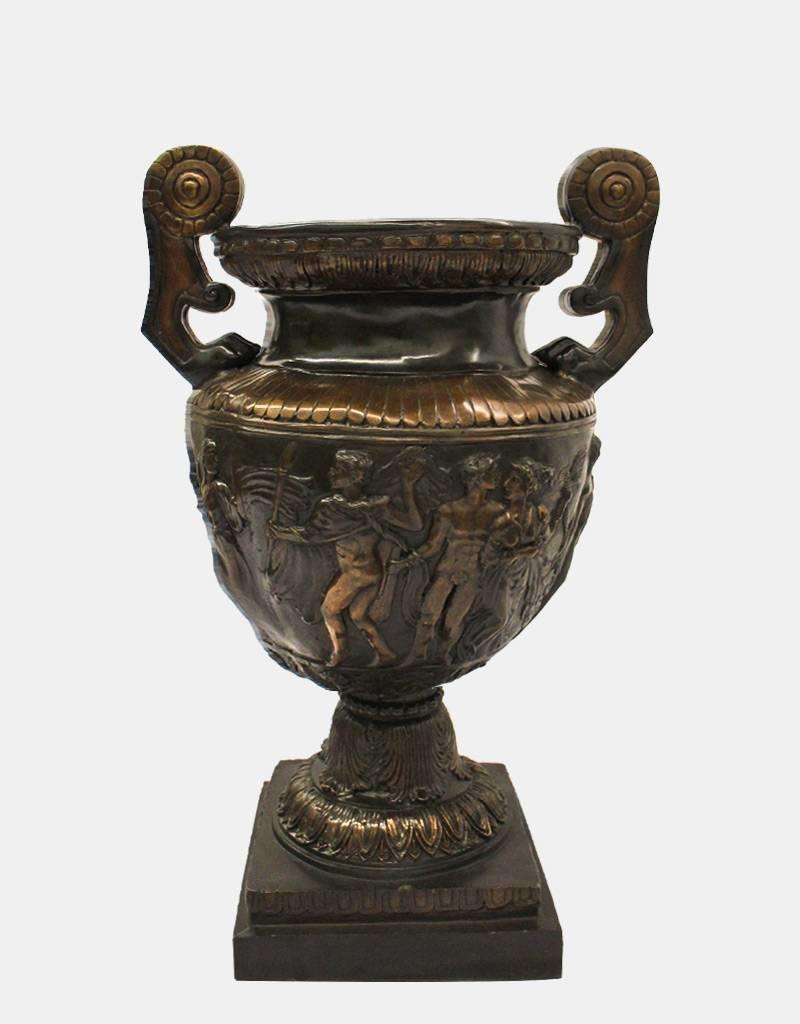 Caesar – Große Bronzevase mit Relief