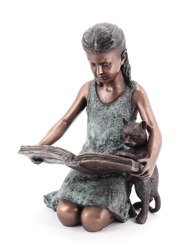 Matilda – Bronzefigur Mädchen mit Katze