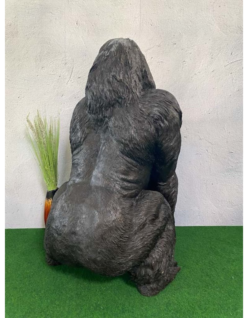 Anakin – Lebensgroße Skulptur männlicher Gorilla