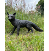Inari – Lebensgroßer stehender Fuchs Skulptur
