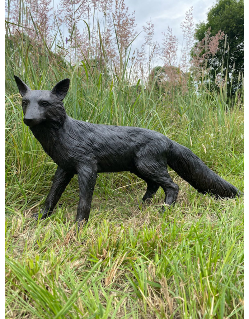 Inari – Lebensgroßer stehender Fuchs Skulptur