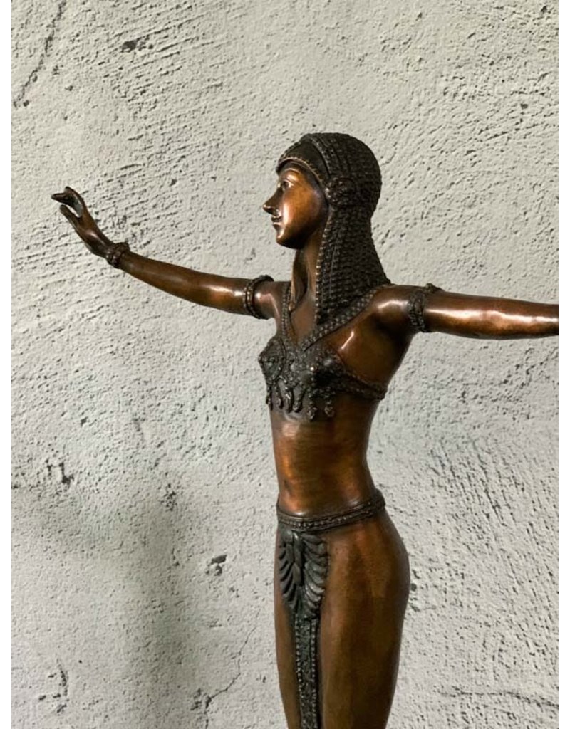 Petite Selena – Bronzefigur Tänzerin