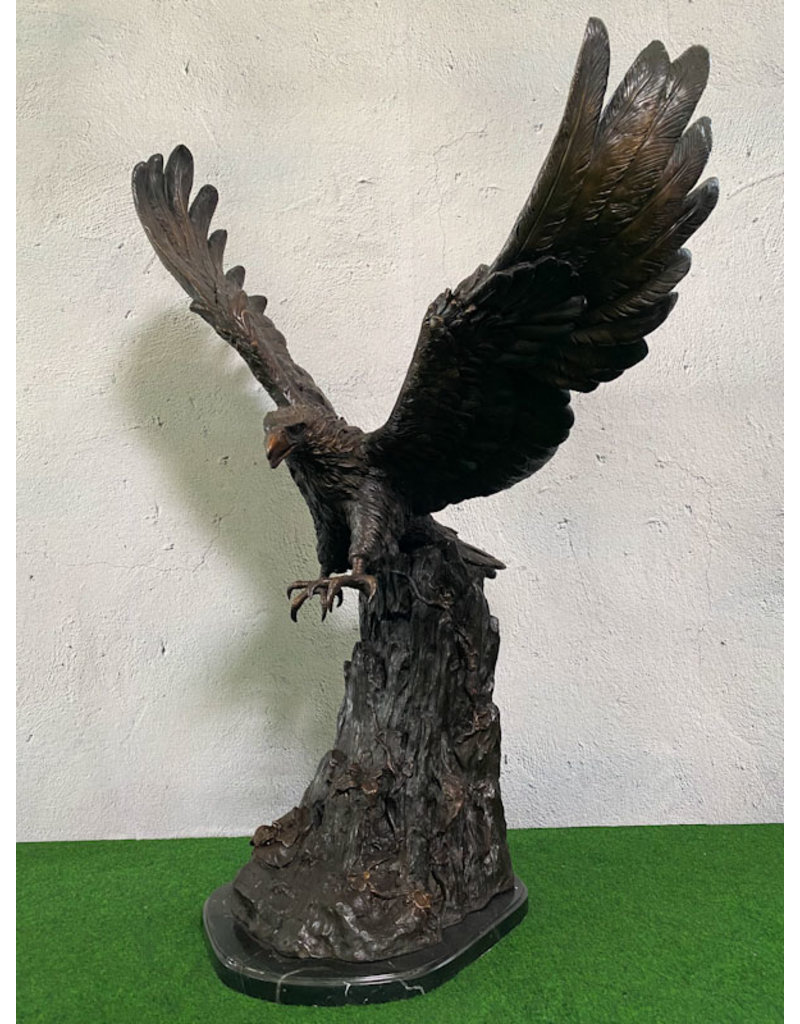 Lapis – Steinadler Bronzestatue