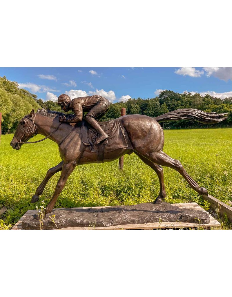 Jockey Lester - Lebensgroßer Reiter auf Pferd