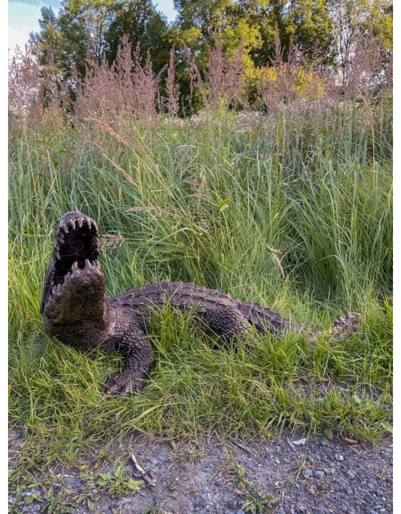 Sobek – Große Bronzeskulptur eines Krokodils
