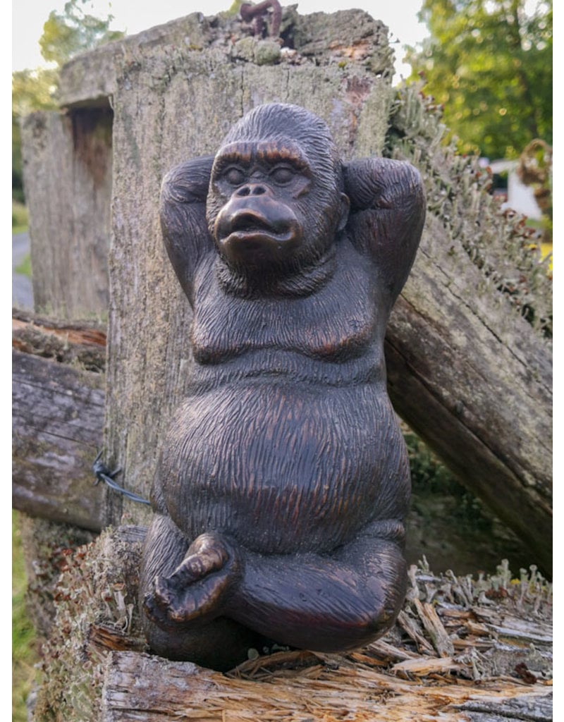 eine lustige Bronzefigur Affenmetallstatuette niedlicher Affe Gorilla-Figur