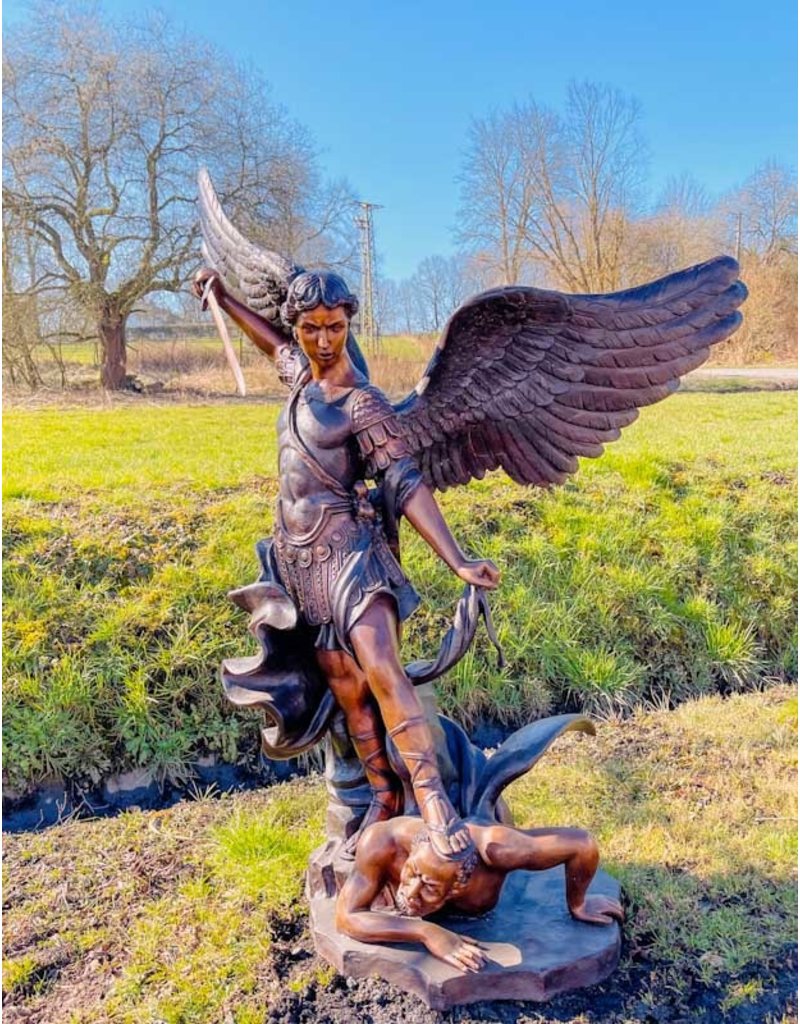 Erzengel Michael – Große Bronzestatue