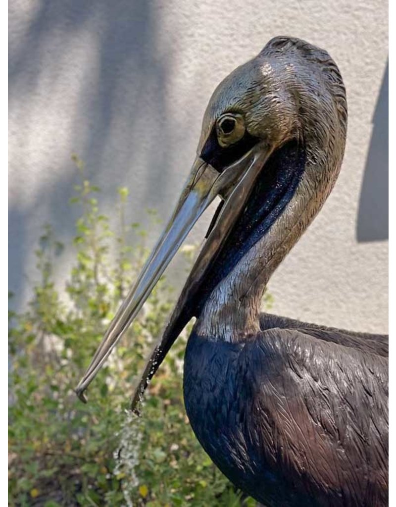 Pelecanus – Lebensgroßer Pelikan Wasserspeier