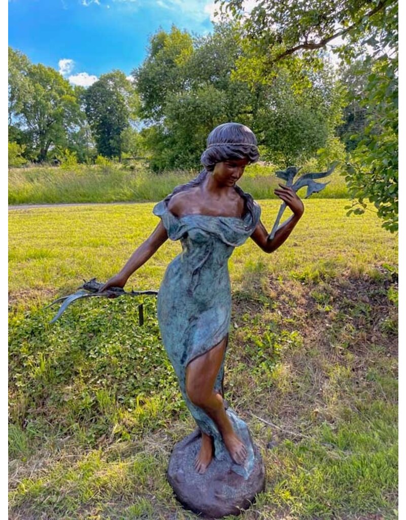 Veronika – Sinnliche Frauenskulptur Bronze