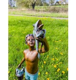 Heinrich – Junge auf Schildkröte Bronze