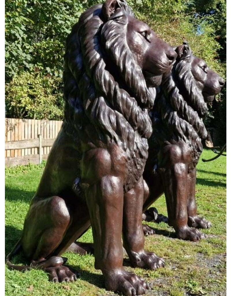 Magna Custodia – Riesige Löwen Bronzen