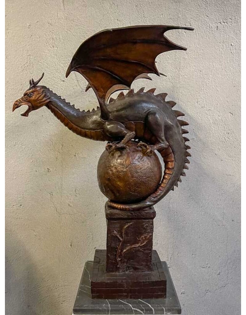 Elliot – Drache auf Kugel Bronzefigur