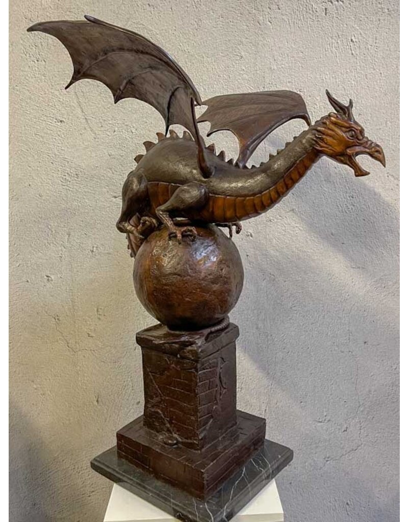Elliot – Drache auf Kugel Bronzefigur
