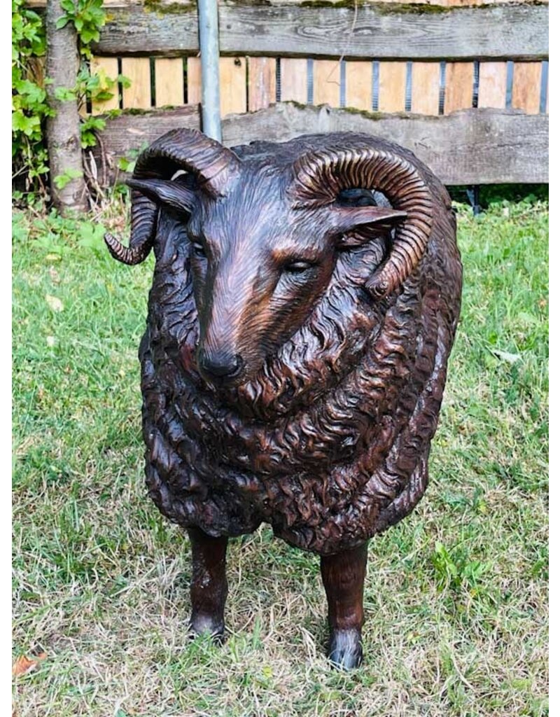Hugo – Schafbock Bronzefigur