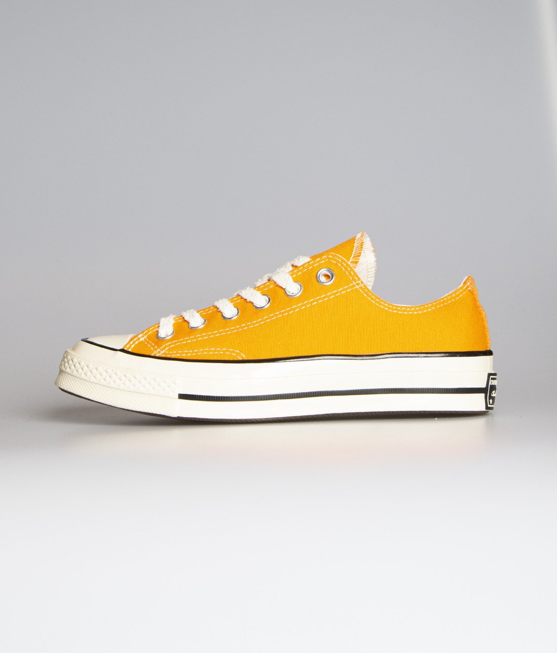 converse orange