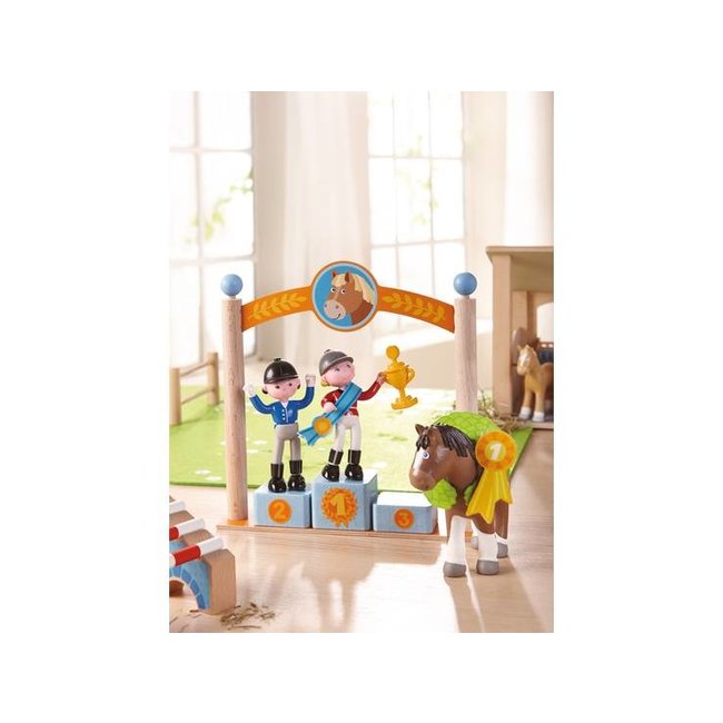 Haba Poppenhuis accessoires - Speelset - Erepodium - Little Friends*