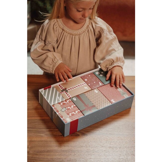 Little Dutch Kerst - Adventkalender - Met 25 cadeautjes met houten speelfiguurtjes