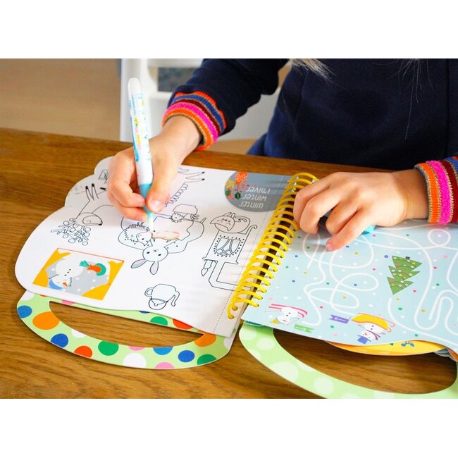 Avenir Kleuren met water - Vier seizoenen - Met spelletjes & stickers