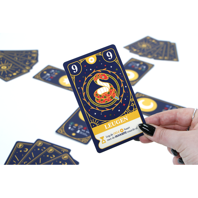 999 Games Oméa - Kaartspel  - 10+