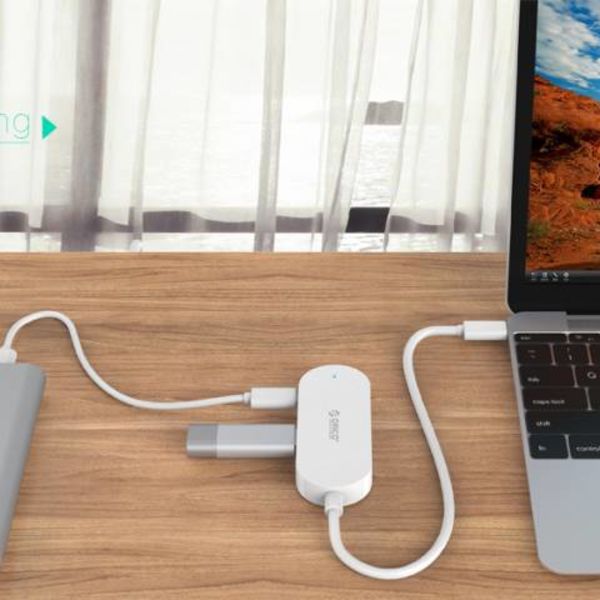 Orico Typ C-Hub mit 3 USB-A-Anschlüssen und 1x USB-C-Anschluss - Integriertes 30-cm-Kabel - LED-Anzeige - Weiß