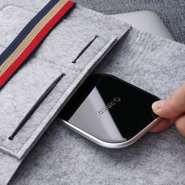 Orico Chargeur sans fil pour smartphone avec charge rapide de 10 watts - Conception ultra mince de 5,8 mm - Verre incurvé 2D - Fond en cuir - Incl. Câble 1M - Noir