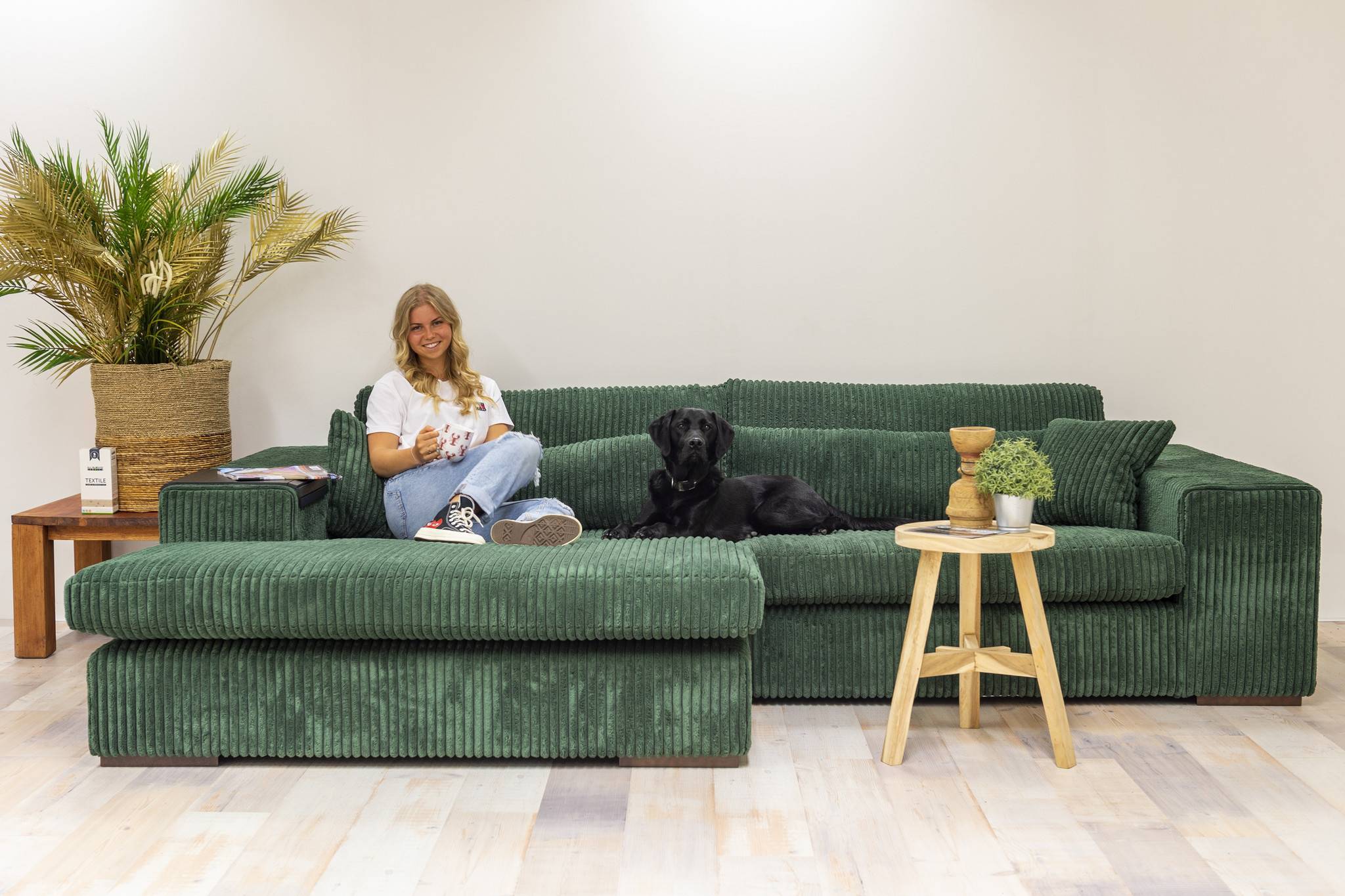 Onzeker methodologie Verzending Hulk Lounge Bank in stof rib COIBRA de beste loungebank van Nederland -  PureWonen