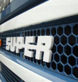 SUPER Emblem white