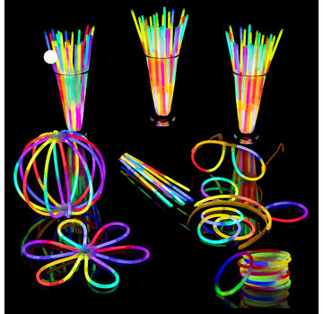 Breaklight.be Breaklight  Bâtons Lumineux Fluorescents Trois couleurs, Lot de 215 Pièces avec 100 Bracelets lumineux  et 115 Connecteurs pour faire des lunettes et des Bracelets