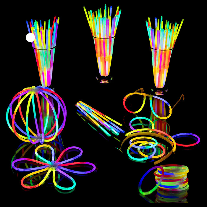 Breaklight.be Breaklight Bâtons Lumineux Fluorescents Trois couleurs, Lot de 215 Pièces avec 100 Bracelets lumineux et 115 Connecteurs pour faire des lunettes et des Bracelets