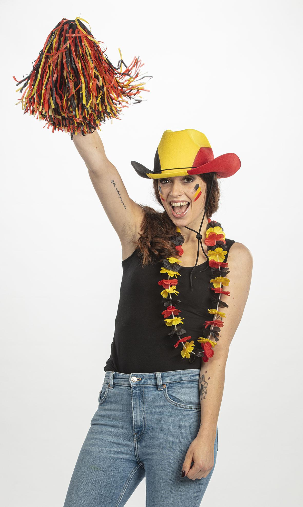 Partyline Hawaii Garland Belgium - Hawaii garland in three colours red, yellow and black