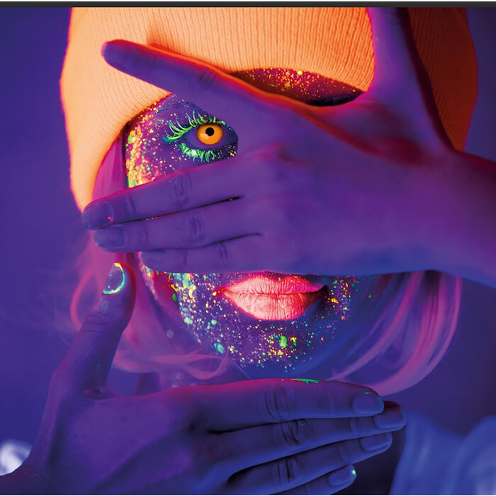 Zoelibat - Eyecatcher UV Reactive Orange Contact Lenses – No Prescription – Weekly Wear for Demons, Fire Creatures & Halloween Cosplay