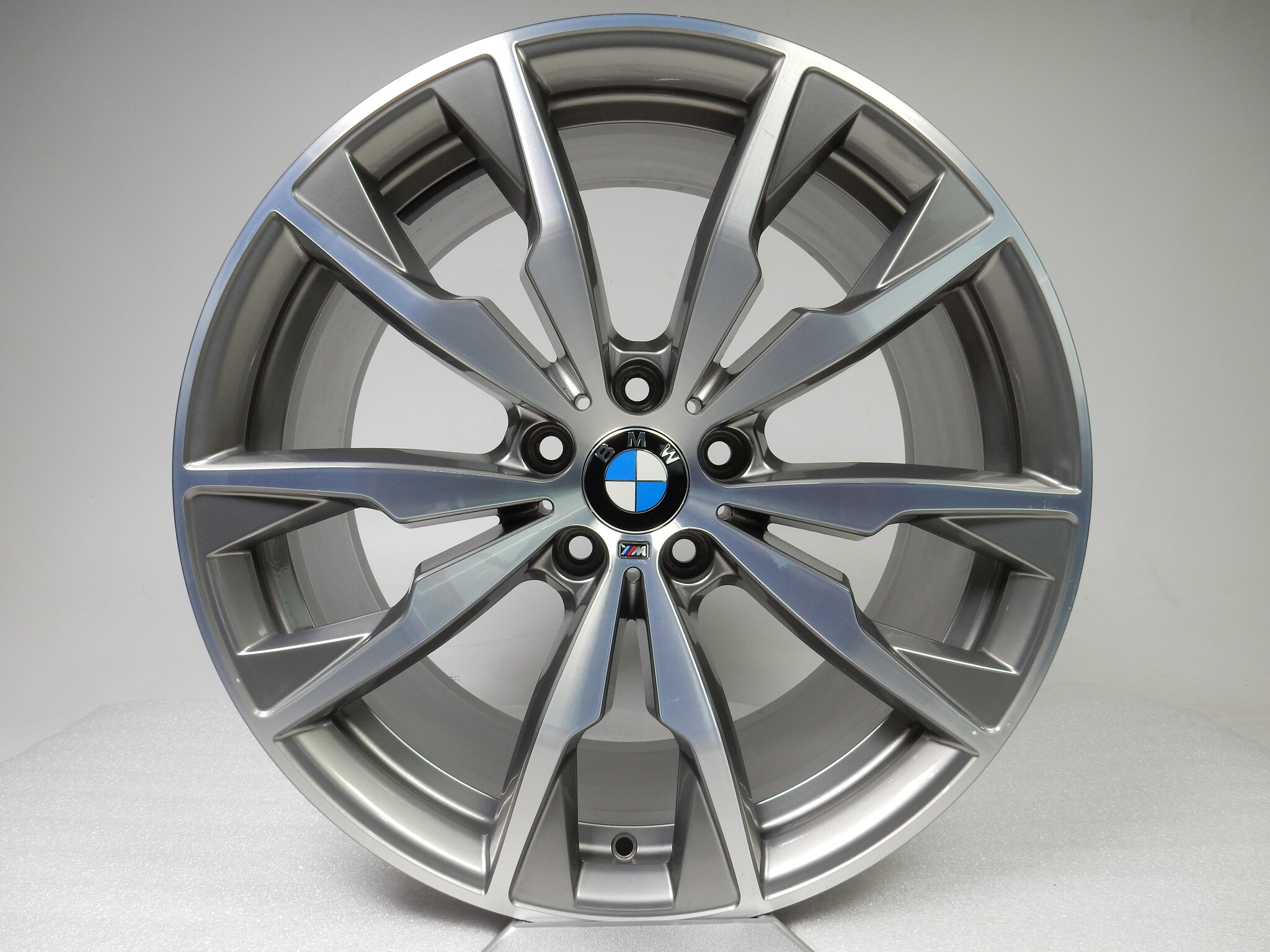 よね　BMW X3(F25)/X4(F26)用R18 MAK その1 Originele BMW X3 F25 / X4 F26 7854209 styling 680 M velg