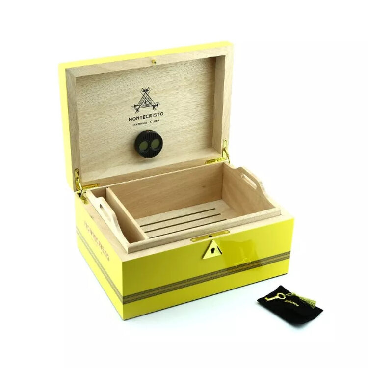 Montecristo Humidor aus lackiertem gelbem spanischem Zedernholz für ca. 70 Zigarren