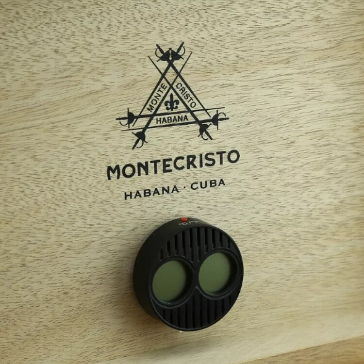 Montecristo Humidor aus lackiertem gelbem spanischem Zedernholz für ca. 70 Zigarren