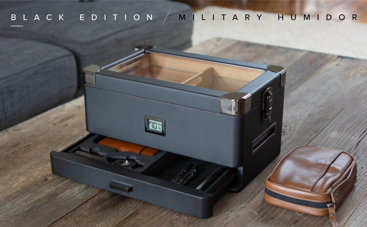 Klaro Military Humidor Black Edition mit Glasdeckel für 50–100 Zigarren