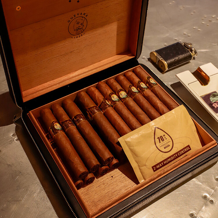 Guevara Guevara Reisehumidor RAG-6308 Leder Schwarz mit Hygrometer