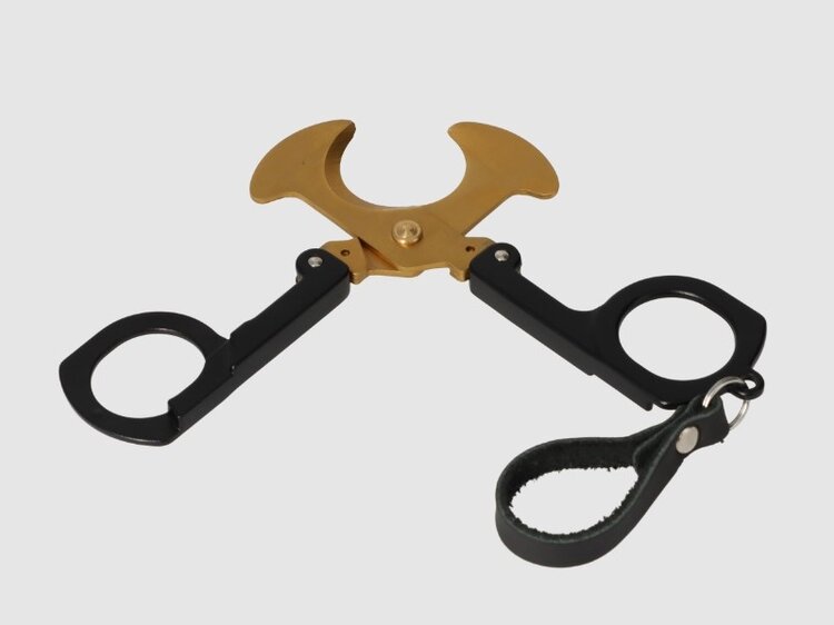 Angelo Zigarrenschere klappbar Edelstahl Schwarz mit goldfarbenen Klingen bis Ringmass 66