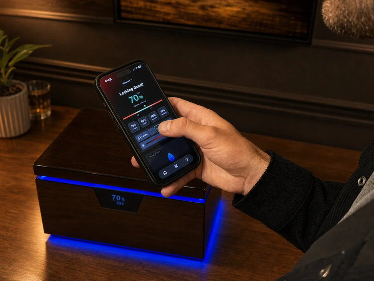Klaro Humidor Onyx Klavierlack mit LED und App für bis zu 100 Zigarren