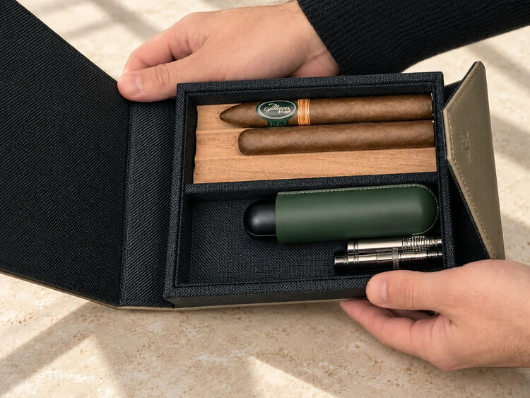 Klaro Humidor Onyx Klavierlack mit LED und App für bis zu 100 Zigarren