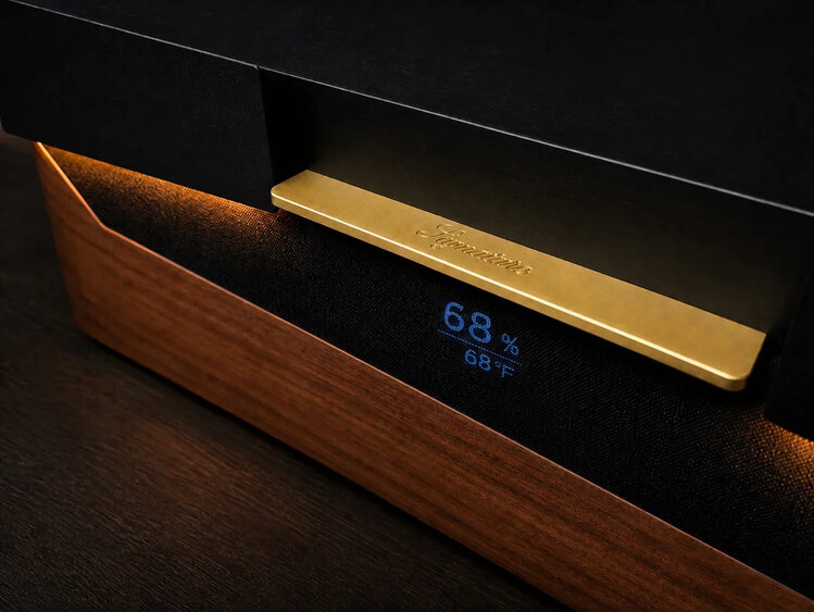 Klaro  Humidor Signature Walnuss mit Smart-Glas für 150–200 Zigarren Limited