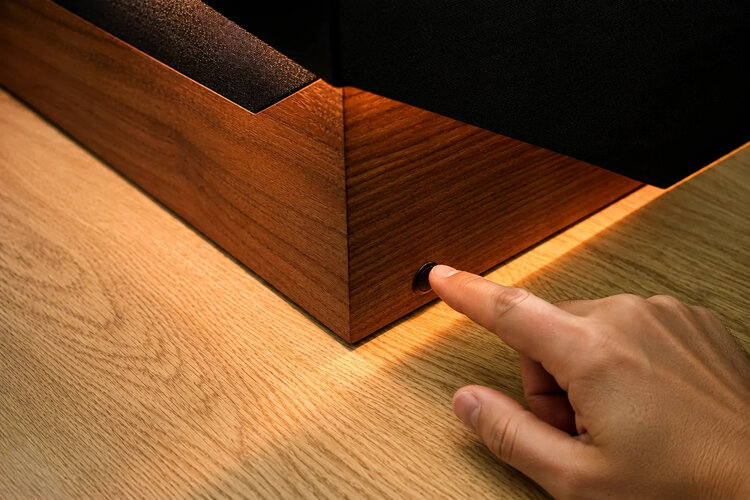 Klaro  Humidor Signature Walnuss mit Smart-Glas für 150–200 Zigarren Limited