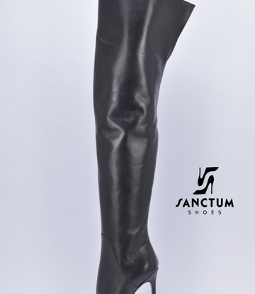 High thigh boots with platform heels in 